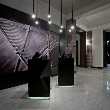 Platinum Palace Boutique & מלון