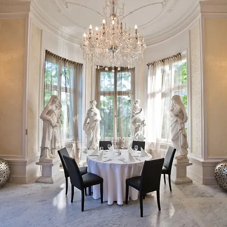 Platinum Palace Boutique &