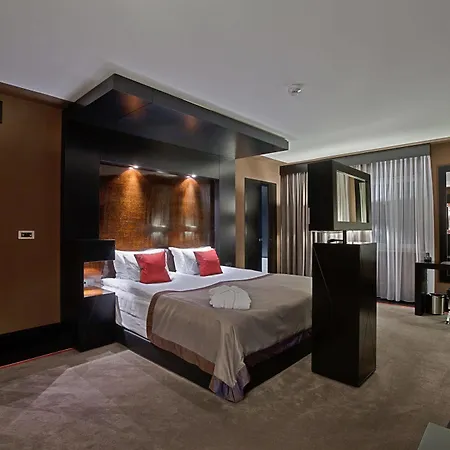 Hotel Platinum Palace Boutique & 5*