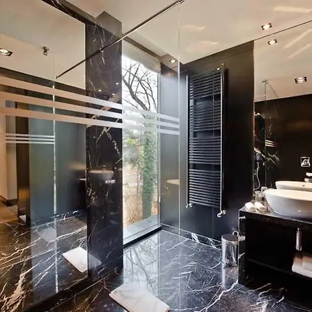 Platinum Palace Boutique & Hotel