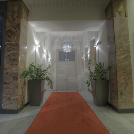 Platinum Palace Boutique & Hotell