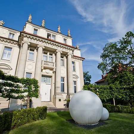 Platinum Palace Boutique &