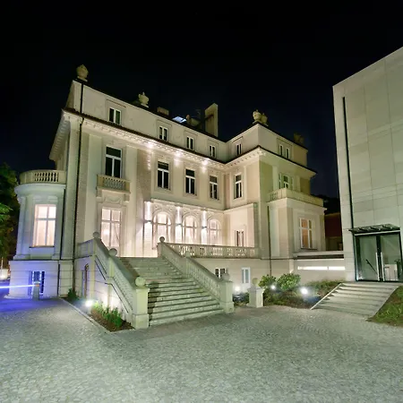 Platinum Palace Boutique &