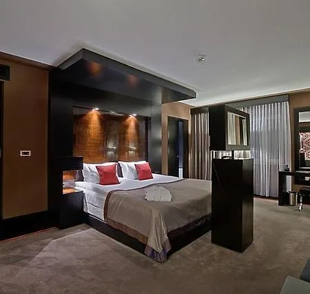 Hotel Platinum Palace Boutique & 5*