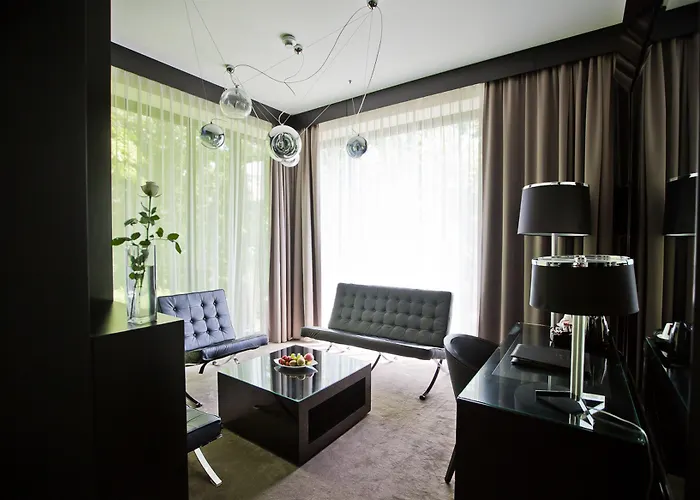 Platinum Palace Boutique & 酒店