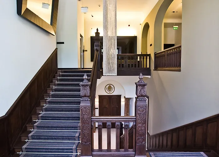 Platinum Palace Boutique &