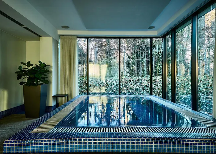 Platinum Palace Boutique & Hotel